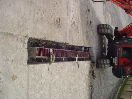 New drain grate for low concrete area